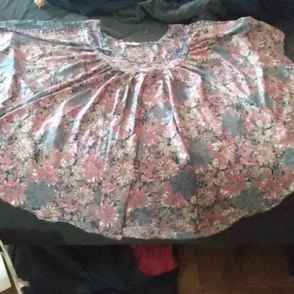 Flowy batwing style shirt - Picture 4 of 4